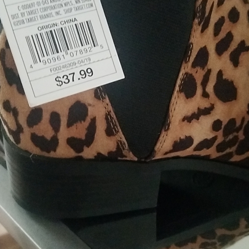 Pointed toe Micro Suede leopard print ankle boots - Picture 6 of 6